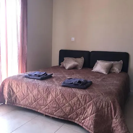 In Neo Chorio Lejlighed Polis