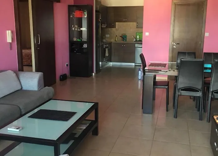 In Neo Chorio Apartmán Polis